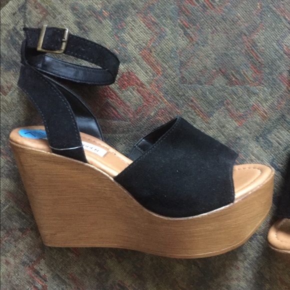 Madden FP black platform suede wedge sandal 7 - Picture 7 of 7